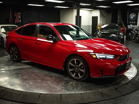 Used 2025 Honda Civic Sport Touring image 5