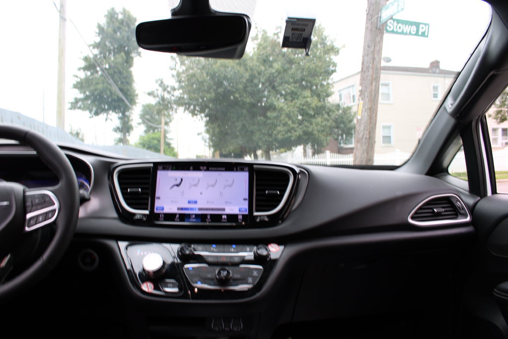 Used 2025 Chrysler Pacifica Select FWD image 26