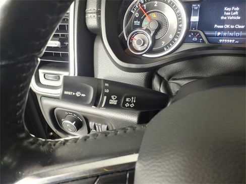 Used 2019 RAM 1500 Laramie image 29