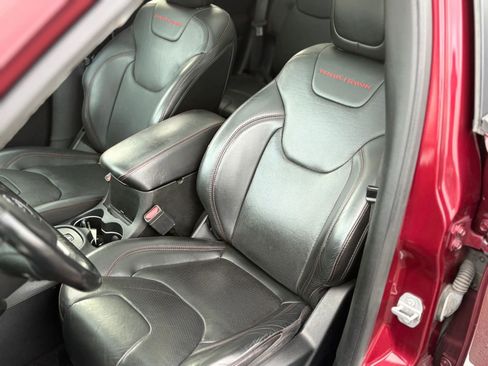 Used 2018 Jeep Cherokee Trailhawk w/ Quick Order Package 27L image 11