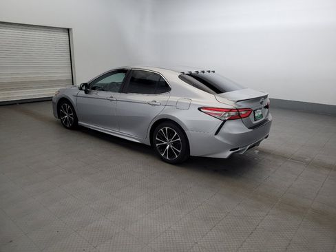 Used 2018 Toyota Camry SE FWD image 3