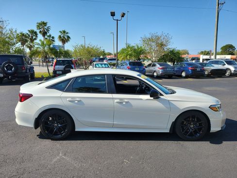 Used 2025 Honda Civic Sport image 4