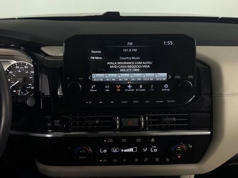 Used 2025 Nissan Pathfinder SL AWD/4WD image 19