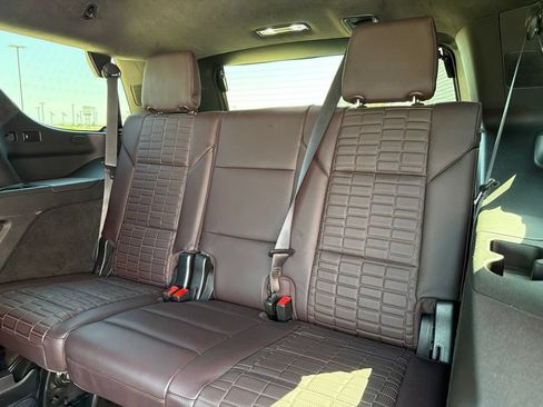 Used 2023 Cadillac Escalade Sport Platinum AWD/4WD image 16