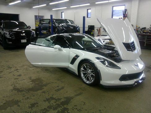 Used 2015 Chevrolet Corvette Z06 w/ 3LZ Preferred Equipment Group image 16