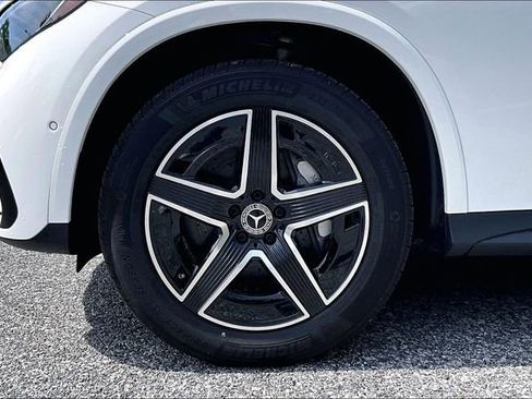 Certified 2026 Mercedes-Benz GLC 300 4MATIC image 5