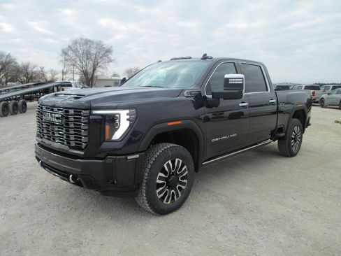 New 2026 GMC Sierra 2500 Denali Ultimate image 11