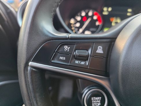 Used 2018 Alfa Romeo Giulia AWD image 24