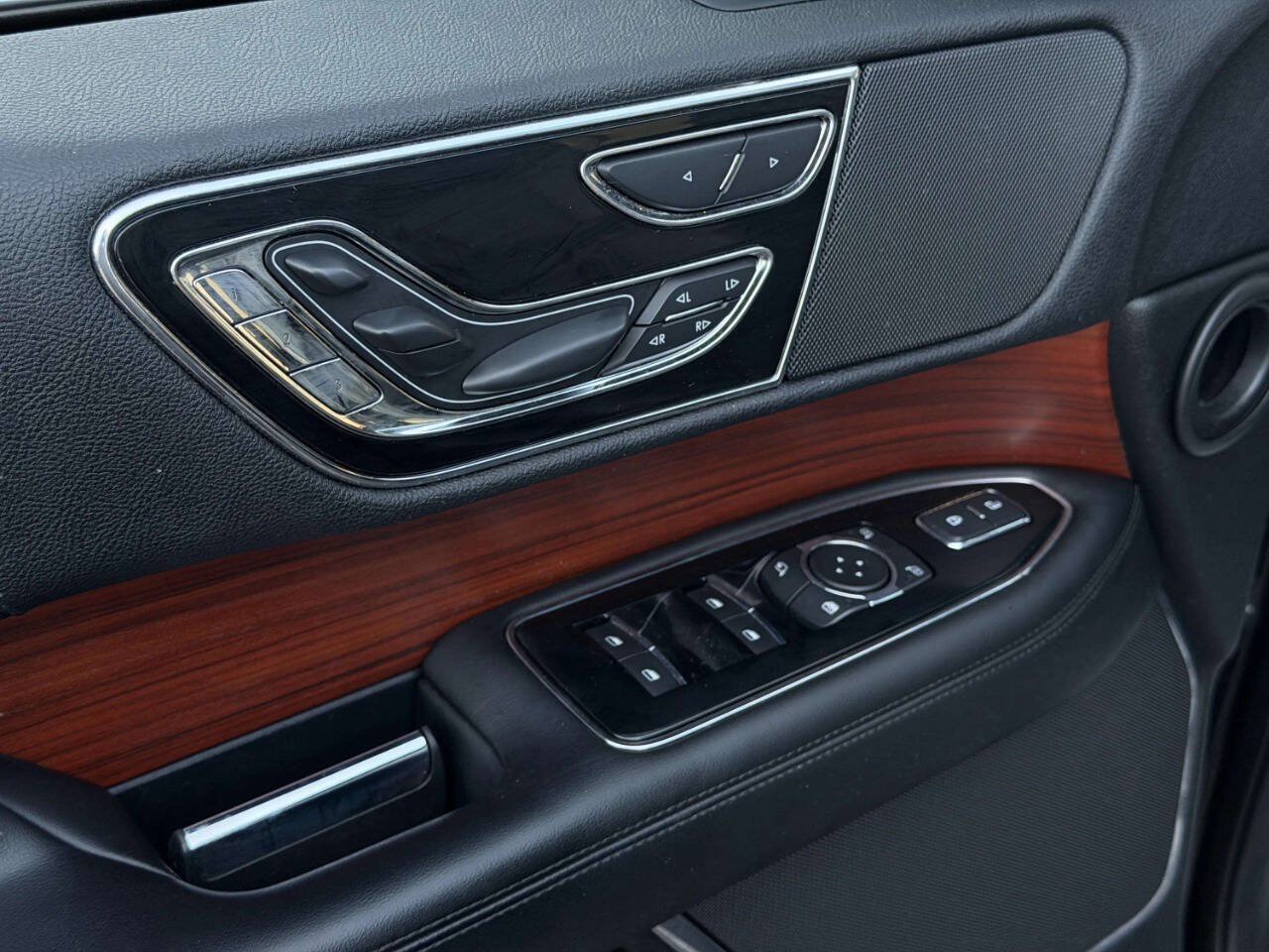 Used 2020 Lincoln Navigator L Reserve AWD/4WD image 14