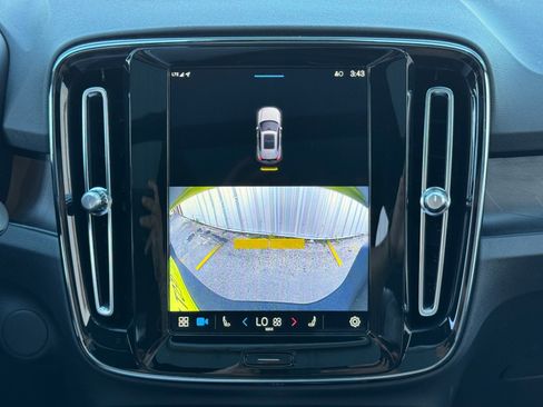 Used 2023 Volvo XC40 Recharge Plus w/ Protection Package Premier image 28