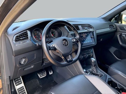 Used 2021 Volkswagen Tiguan SE R-Line FWD image 18