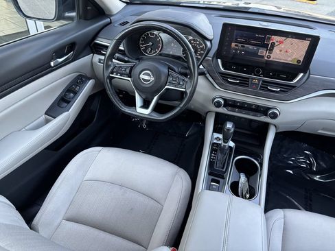 Used 2024 Nissan Altima 2.5 SV w/ SV Premium Package FWD image 20
