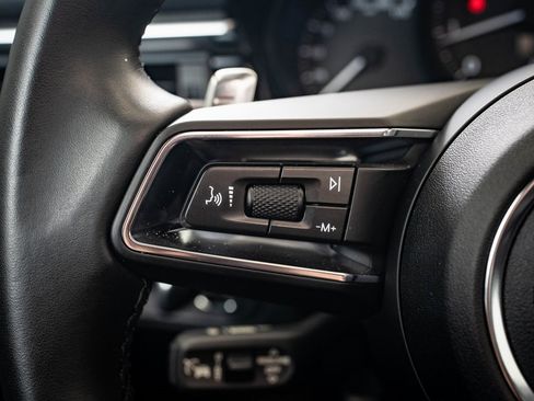 Certified 2024 Porsche Macan image 24