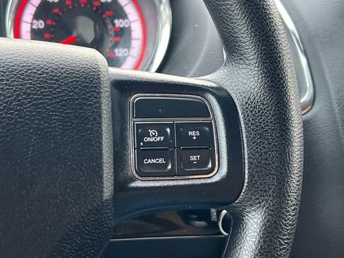 Used 2018 Dodge Grand Caravan SE w/ UConnect Hands-Free Group image 27