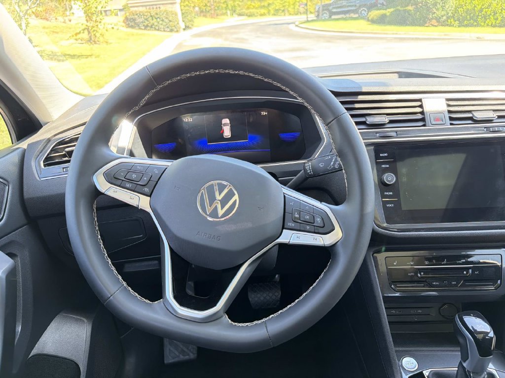 Used 2023 Volkswagen Tiguan SE FWD image 13