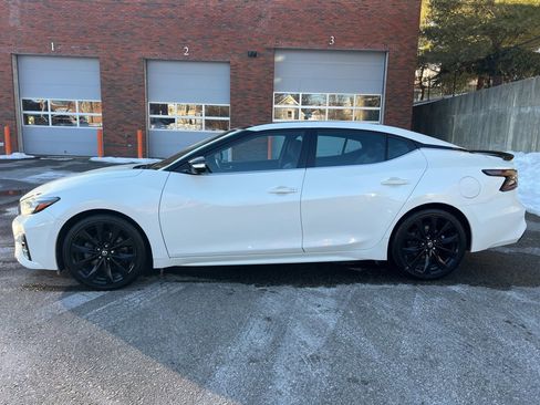 Used 2020 Nissan Maxima SR image 2