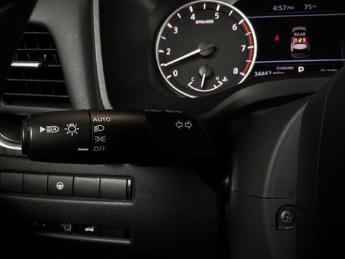 Used 2025 Nissan Rogue SV FWD image 35