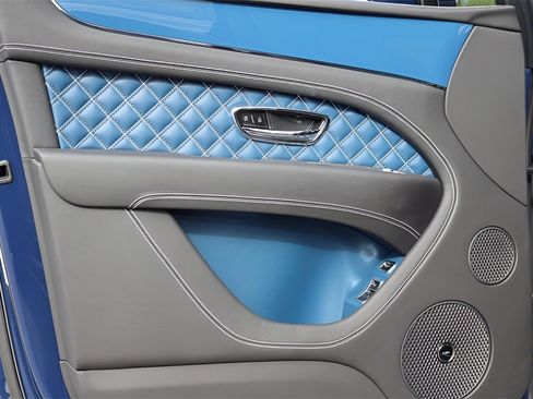 Certified 2023 Bentley Bentayga image 12