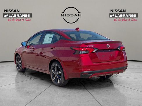 New 2025 Nissan Versa SR w/ Trunk Package image 12