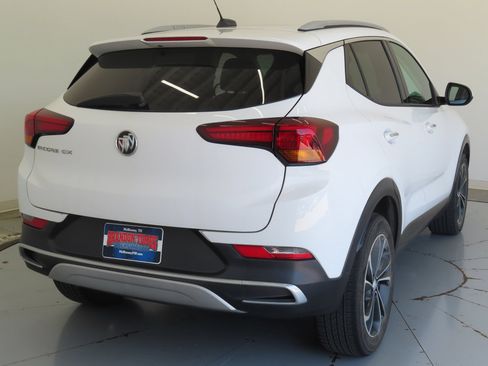 Used 2021 Buick Encore GX Essence FWD image 3