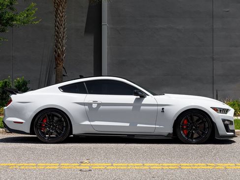 Used 2022 Ford Mustang Shelby GT500 w/ Technology Package RWD image 9