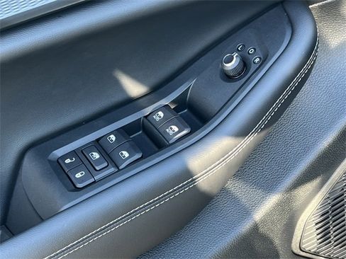 New 2025 Jeep Grand Cherokee Altitude image 14