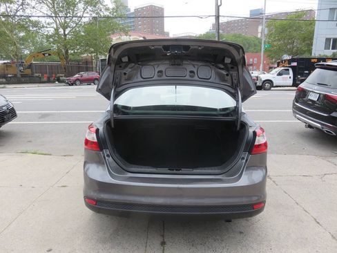 Used 2014 Ford Focus SE w/ Equipment Group 201A FWD image 22