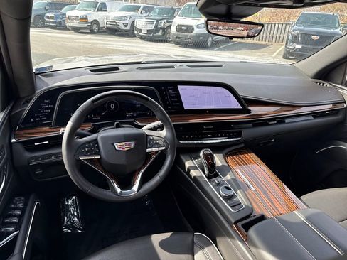 Certified 2023 Cadillac Escalade ESV Premium Luxury image 14