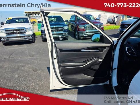 Used 2024 Kia Seltos SX AWD/4WD image 11