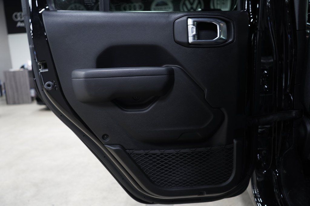Used 2024 Jeep Wrangler Unlimited w/ Convenience Group AWD/4WD image 19