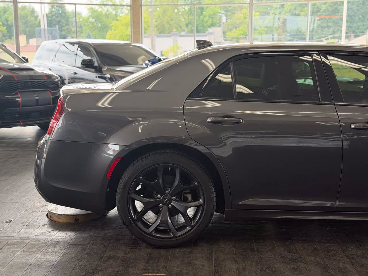 Used 2023 Chrysler 300 Touring L w/ Safetytec Plus Group RWD image 6
