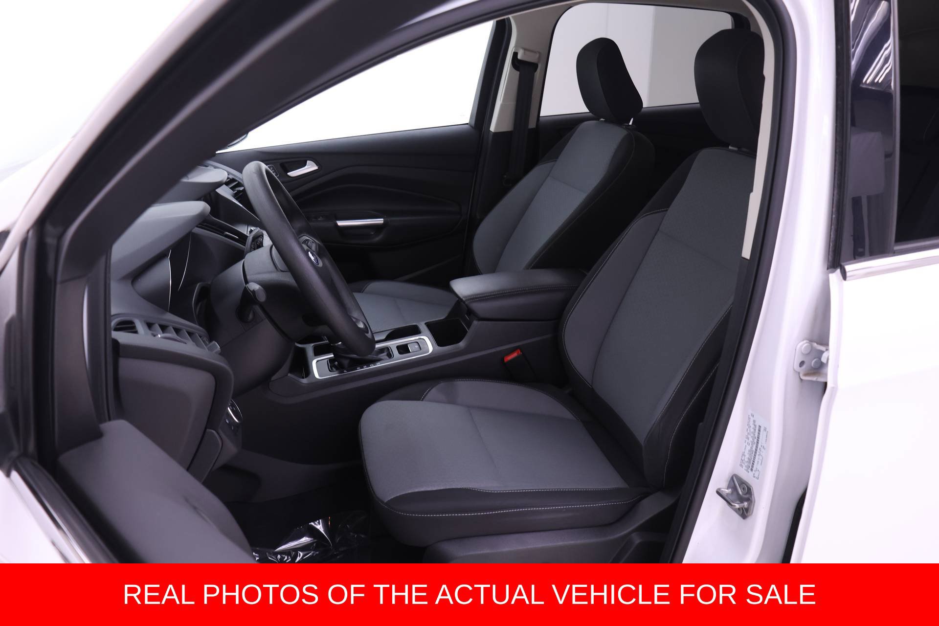 Used 2019 Ford Escape SE FWD image 4