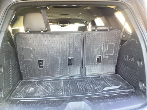 Used 2024 Chevrolet Tahoe LT w/ Luxury Package image 4