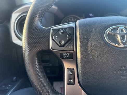 Used 2019 Toyota Tacoma SR image 18