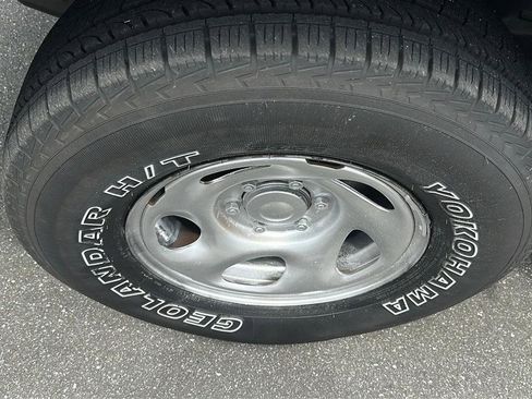 Used 2006 Toyota Sequoia SR5 AWD/4WD image 17