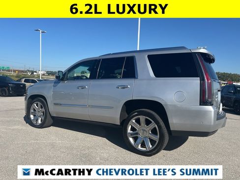 Used 2019 Cadillac Escalade Luxury image 5