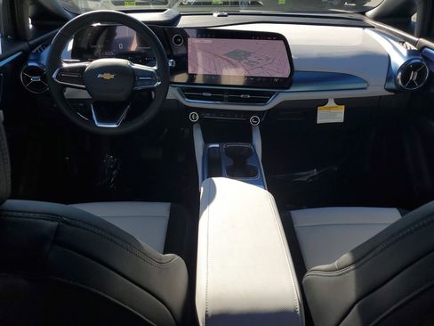 New 2026 Chevrolet Equinox EV LT image 10