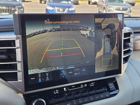 Used 2025 Toyota Sequoia Capstone image 19