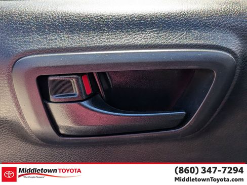 Used 2018 Toyota Tacoma SR w/ SR Convenience Package AWD/4WD image 11