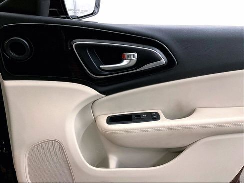 Used 2016 Chrysler 200 C image 23