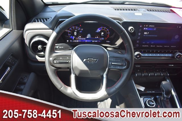 Used 2025 Chevrolet Colorado Z71 w/ Technology Package AWD/4WD image 29
