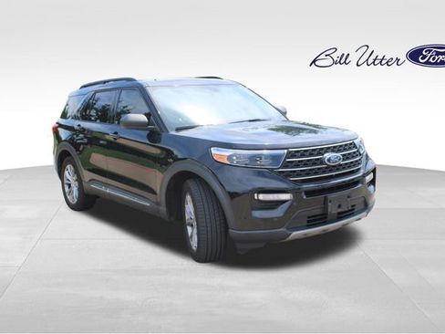 Used 2022 Ford Explorer XLT w/ Equipment Group 202A RWD image 3