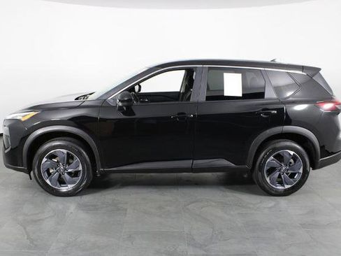 Certified 2025 Nissan Rogue SV image 12