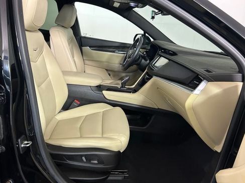 Used 2018 Cadillac XT5 AWD image 28