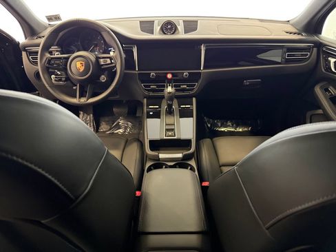 Certified 2026 Porsche Macan AWD/4WD image 17