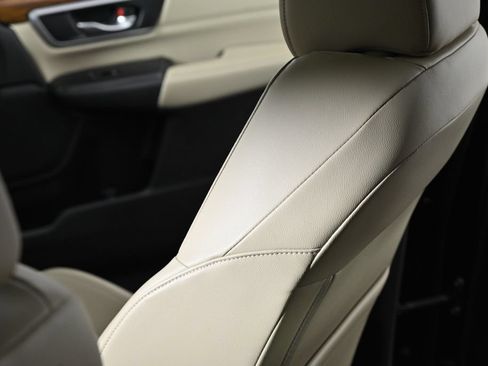 Used 2018 Honda CR-V Touring image 24