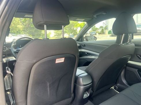 Certified 2025 Hyundai Elantra SEL FWD image 35