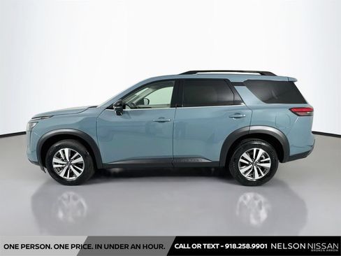 Certified 2026 Nissan Pathfinder SL FWD image 8