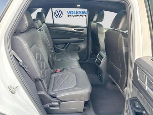 Used 2024 Volkswagen Atlas Cross Sport SE w/ Panoramic Sunroof Package FWD image 27