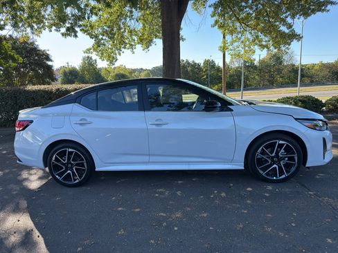 New 2025 Nissan Sentra SR image 8